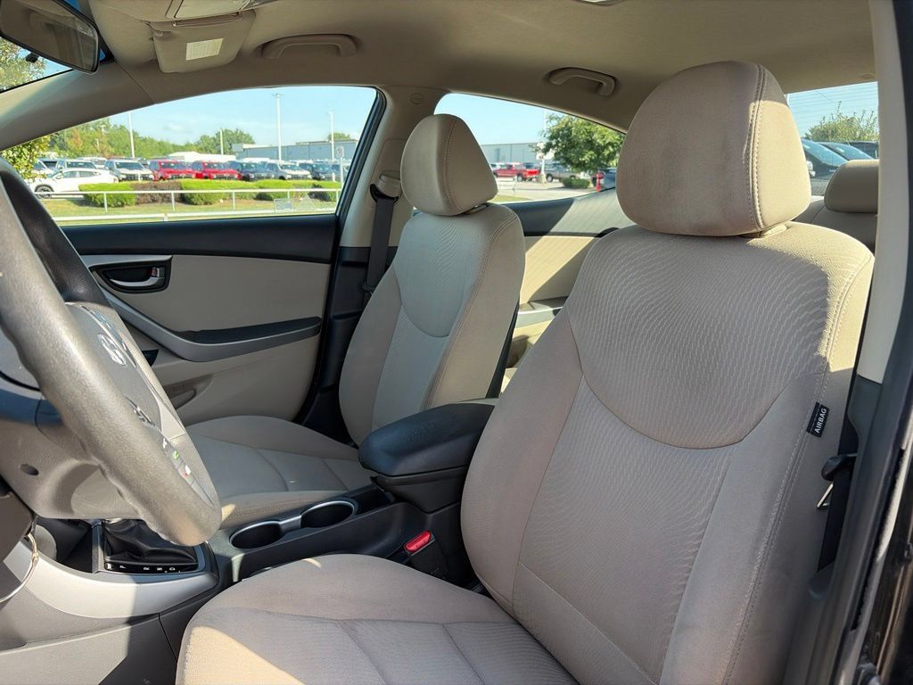 Used 2015 Hyundai Elantra SE w/ Option Group 02 FWD image 43