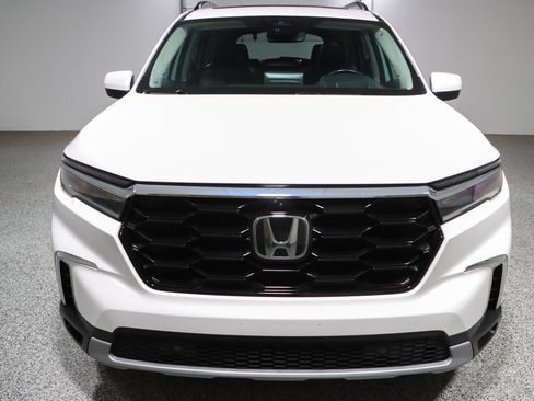 Used 2024 Honda Pilot Elite image 4