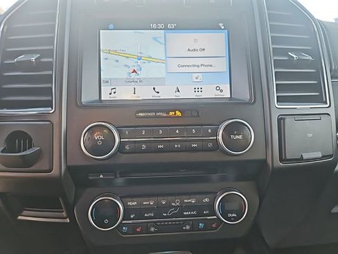 Used 2018 Ford Expedition Limited image 18