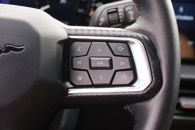 Used 2025 Ford Mustang Coupe RWD image 12