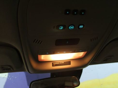Used 2015 Chevrolet Volt FWD image 21