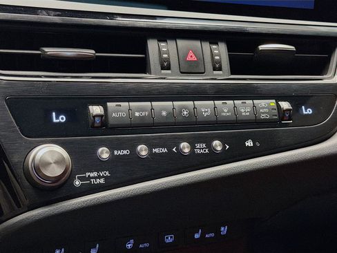 Used 2024 Lexus ES 300h F Sport w/ Accessory Package (Z2) FWD image 9