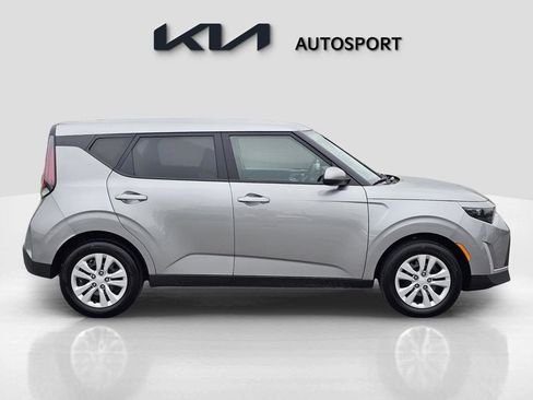 Used 2025 Kia Soul LX image 7