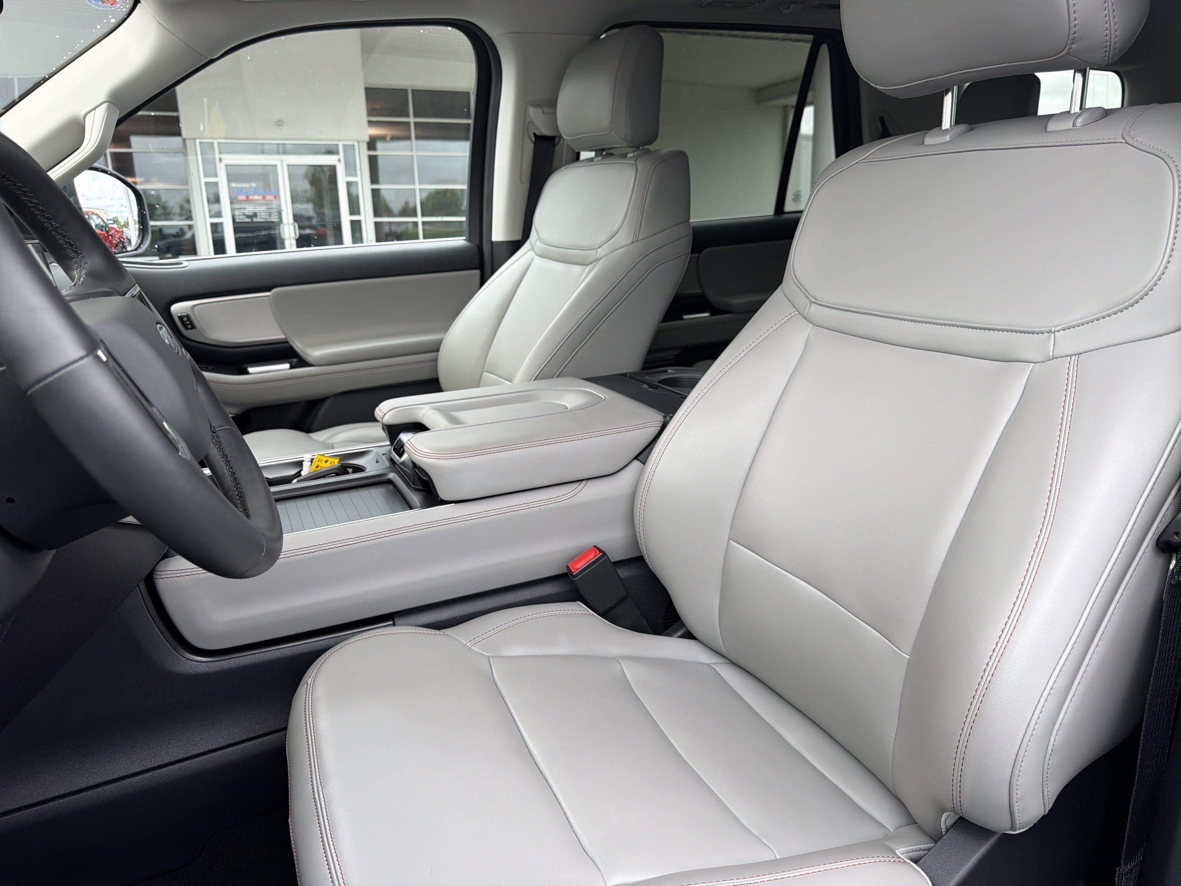 Certified 2025 Ford Expedition Active AWD/4WD image 29