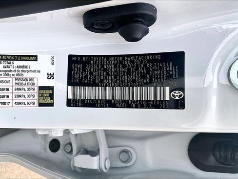 Used 2025 Toyota Corolla LE image 33