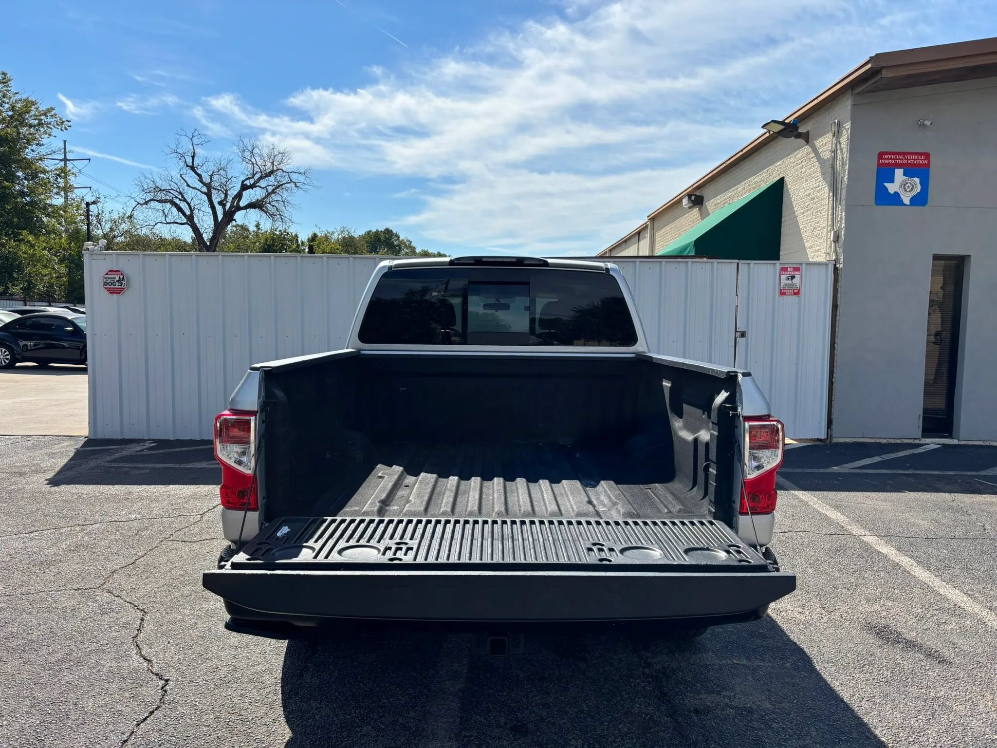 Used 2019 Nissan Titan S w/ S Utility Package RWD image 5