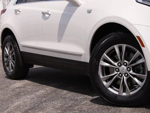 Used 2023 Cadillac XT5 Premium Luxury FWD image 3