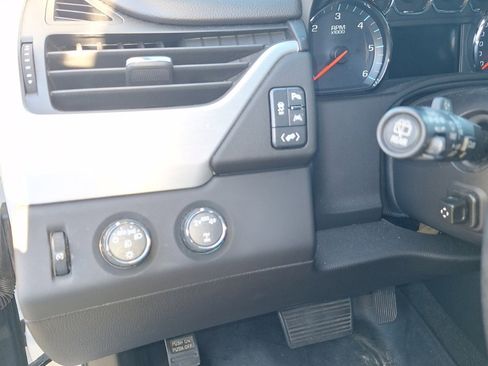 Used 2018 GMC Yukon XL SLT w/ Open Road Package image 13