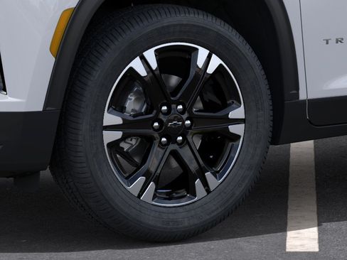 New 2027 Chevrolet Traverse LT w/ Sun and Wheel Package AWD/4WD image 9