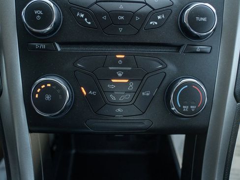 Used 2017 Ford Fusion SE FWD image 21
