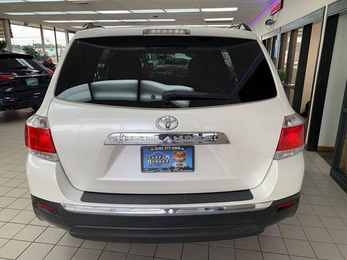 Used 2013 Toyota Highlander Plus FWD image 6