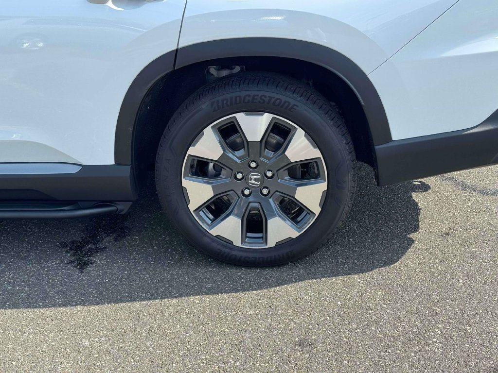 Used 2026 Honda Pilot Elite image 11