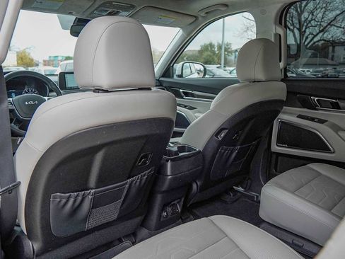 Certified 2022 Kia Telluride SX w/ SX Prestige Package image 30