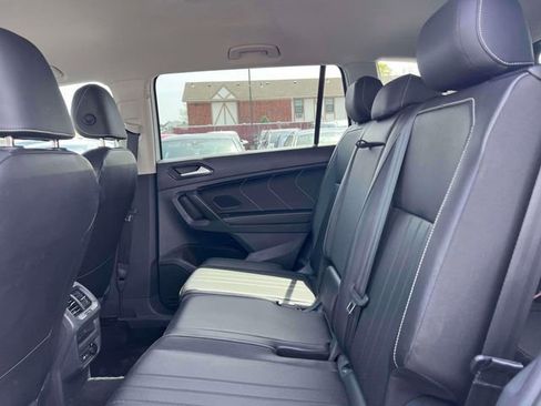 Used 2024 Volkswagen Tiguan SE image 19