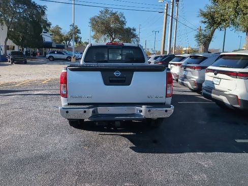 Used 2018 Nissan Frontier SV w/ Value Truck Package image 6