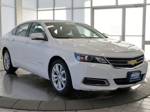 Used 2016 Chevrolet Impala LT w/ Convenience Package image 2