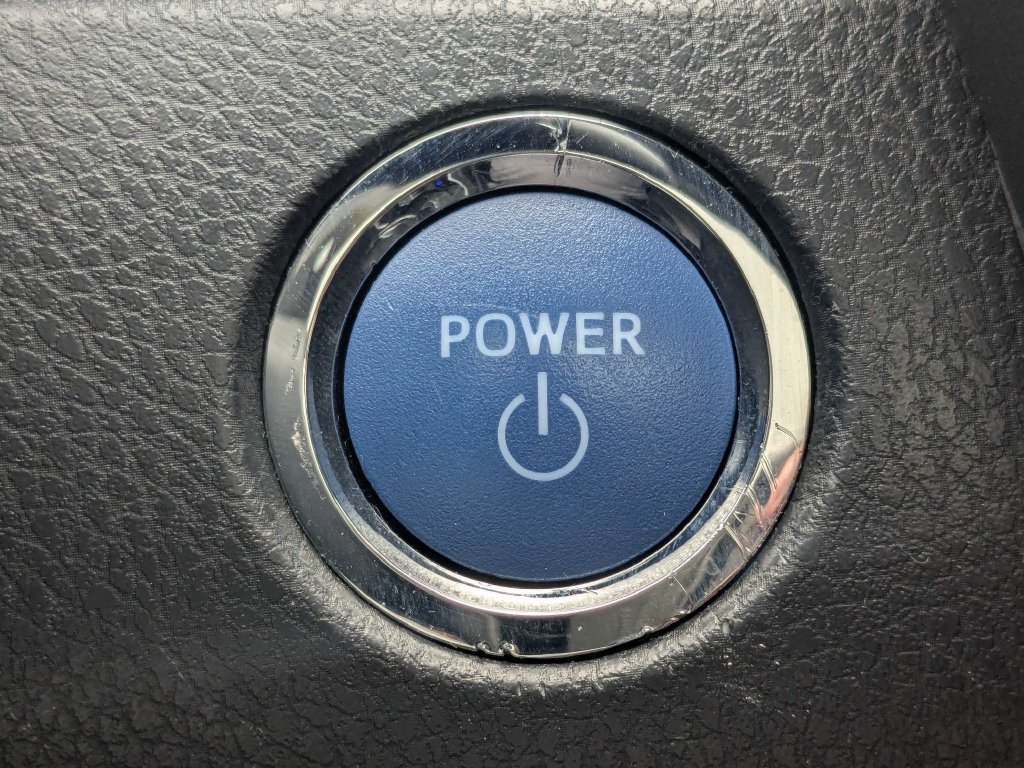 Used 2022 Toyota Camry XLE FWD image 37