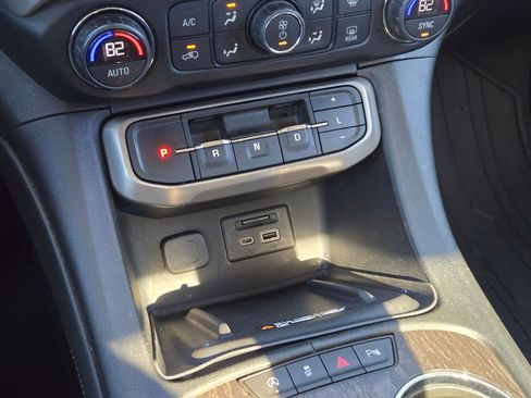 Certified 2021 GMC Acadia Denali w/ Denali Technology Package image 21