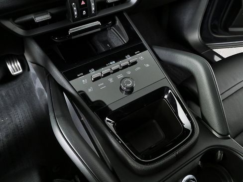 Certified 2025 Porsche Cayenne S image 18