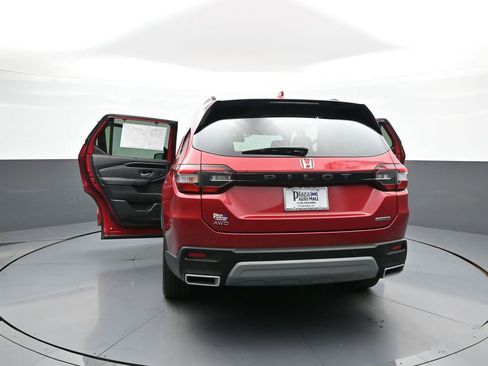 Used 2024 Honda Pilot Touring image 49