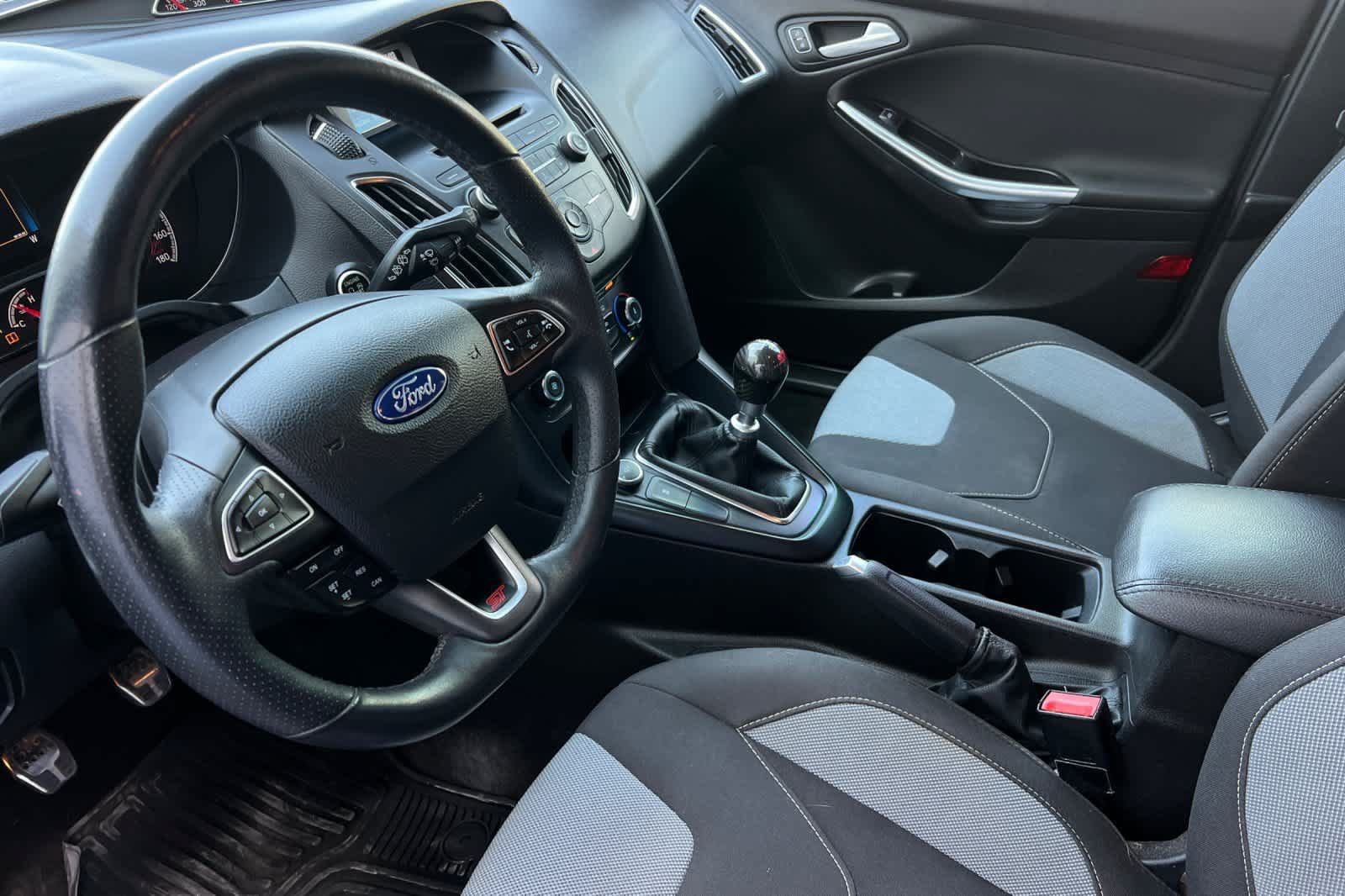 Used 2017 Ford Focus ST FWD image 14