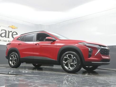 New 2026 Chevrolet Trax LT w/ LT Convenience Package image 2