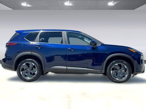Used 2025 Nissan Rogue SV AWD/4WD image 8