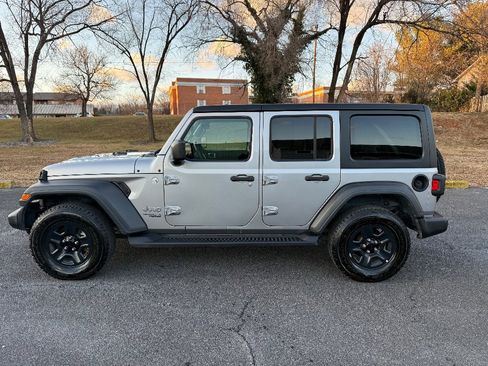 Used 2018 Jeep Wrangler Unlimited Sport image 8