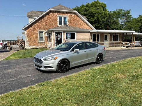 Used 2015 Ford Fusion SE w/ Equipment Group 201A FWD image 1
