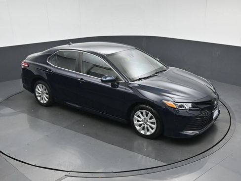 Used 2019 Toyota Camry LE FWD image 53