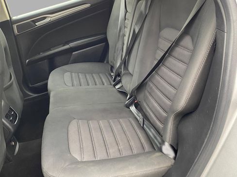 Used 2019 Ford Fusion SE image 30