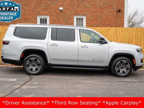 Used 2024 Jeep Wagoneer L Series II image 5