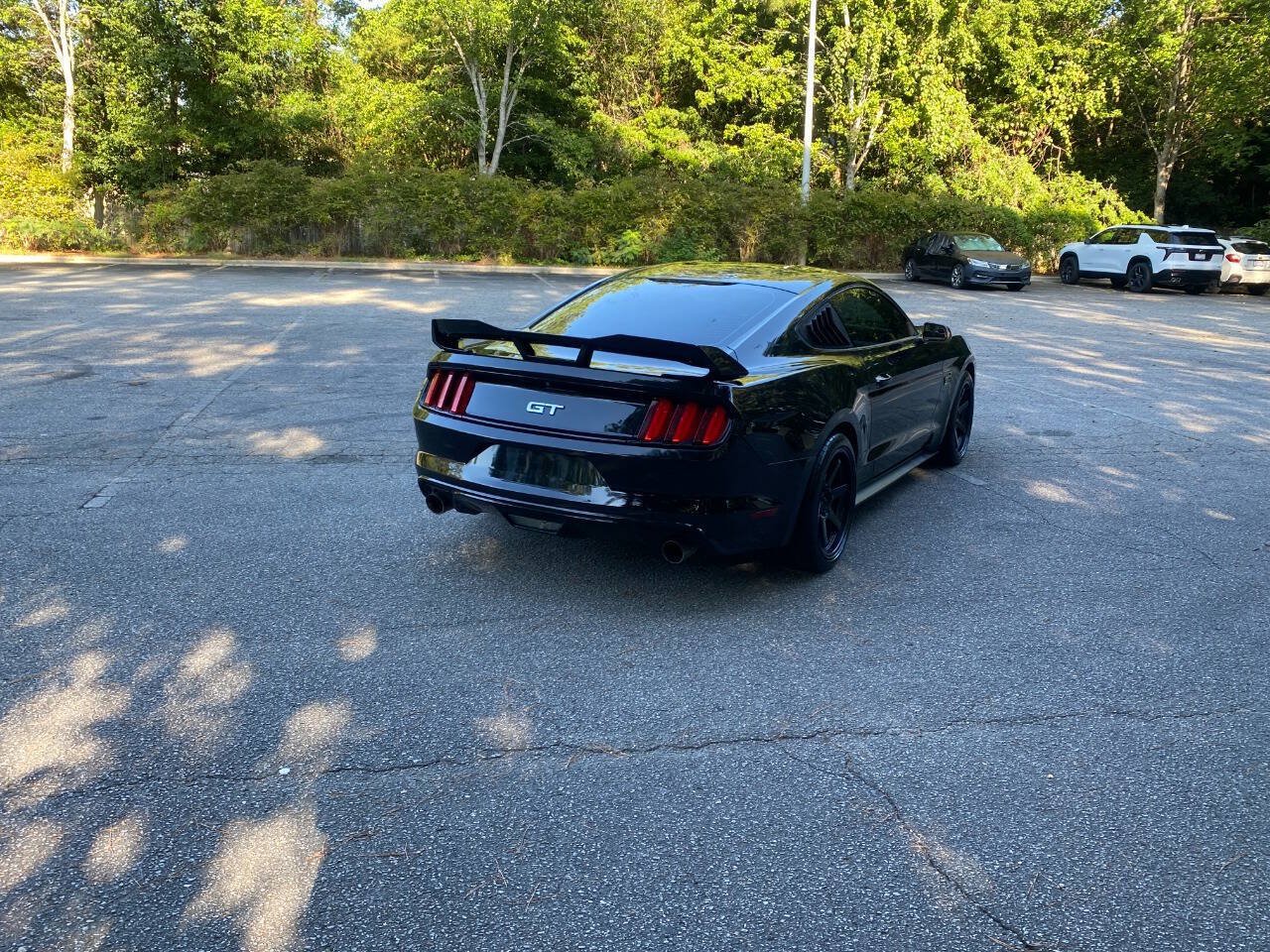 Used 2017 Ford Mustang GT RWD image 5