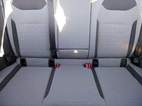 Certified 2022 Volkswagen Taos SE image 13