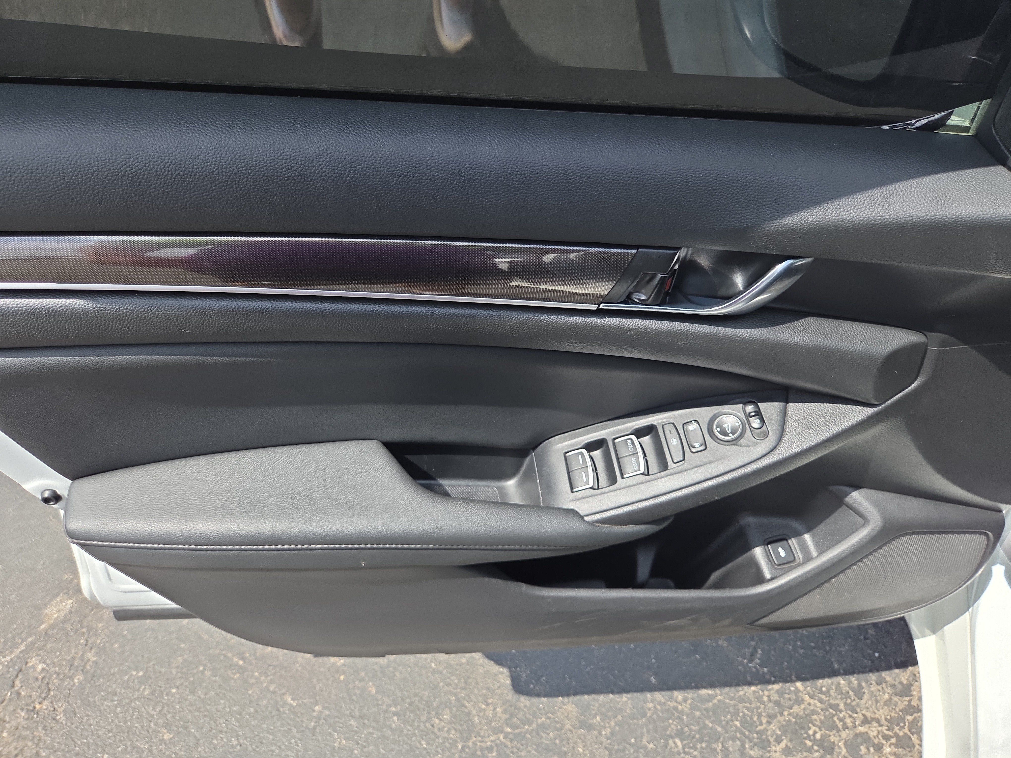 Used 2022 Honda Accord Sport image 11
