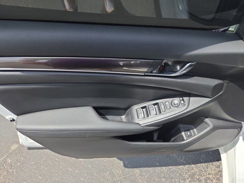 Used 2022 Honda Accord Sport image 11