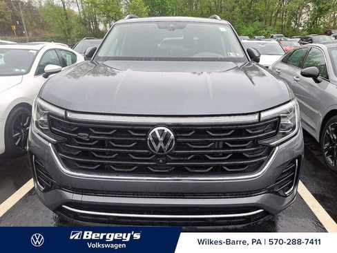 Used 2024 Volkswagen Atlas SEL Premium R-Line AWD/4WD image 2