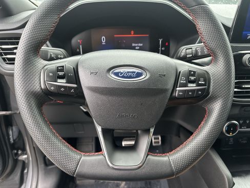 Used 2023 Ford Escape ST-Line FWD image 11