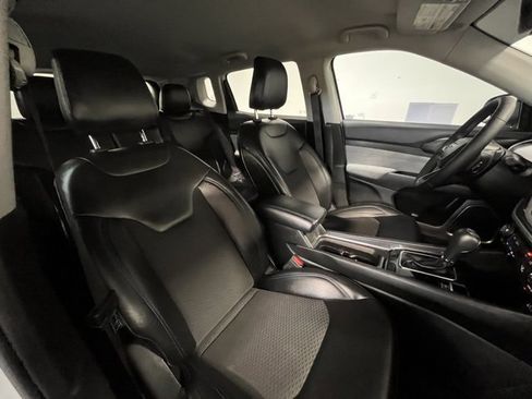 Used 2022 Jeep Compass Latitude image 9