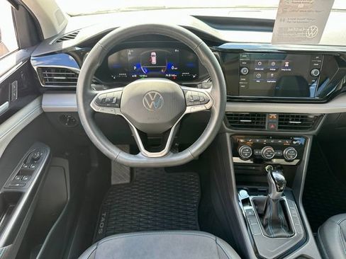 Used 2024 Volkswagen Taos SE FWD image 16