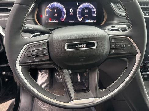 Used 2024 Jeep Grand Cherokee L Altitude image 16