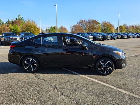 New 2025 Nissan Versa SR w/ Trunk Package FWD image 15