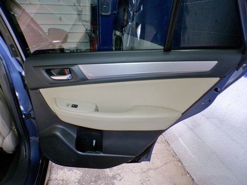 Used 2016 Subaru Outback 2.5i Premium image 23