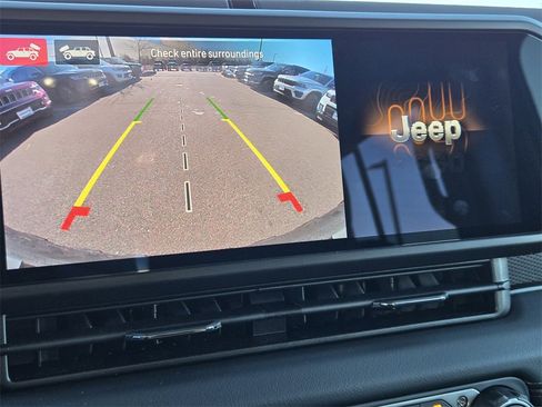 Used 2026 Jeep Wrangler Unlimited Rubicon image 12