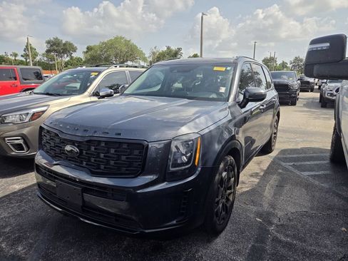 Used 2021 Kia Telluride EX w/ EX Premium Package AWD/4WD image 3