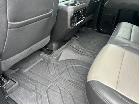 Used 2024 Chevrolet Silverado 2500 ZR2 w/ Technology Package image 13