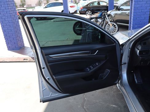 Used 2021 Honda Accord Sport image 8