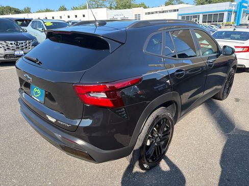 Certified 2025 Chevrolet Trax ACTIV w/ Driver Confidence Package FWD image 3