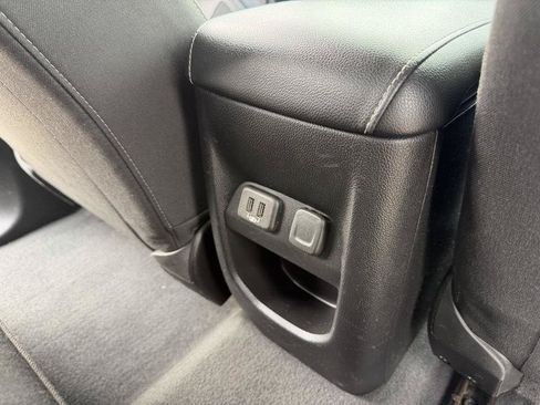 Used 2020 Chevrolet Colorado LT RWD image 18