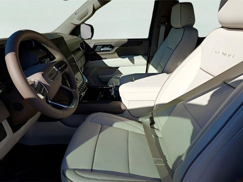 New 2026 GMC Yukon Denali w/ Sun & Power Step Package image 9